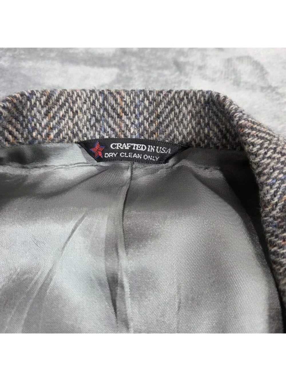 Vintage Woolrich Sport Coat Mens 46R Blue Herringbone Wool Tweed Blazer Jacket